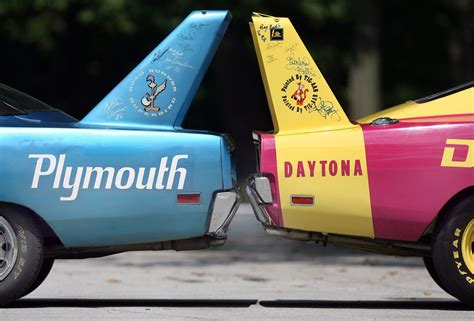 plymouth superbird vs dodge daytona.